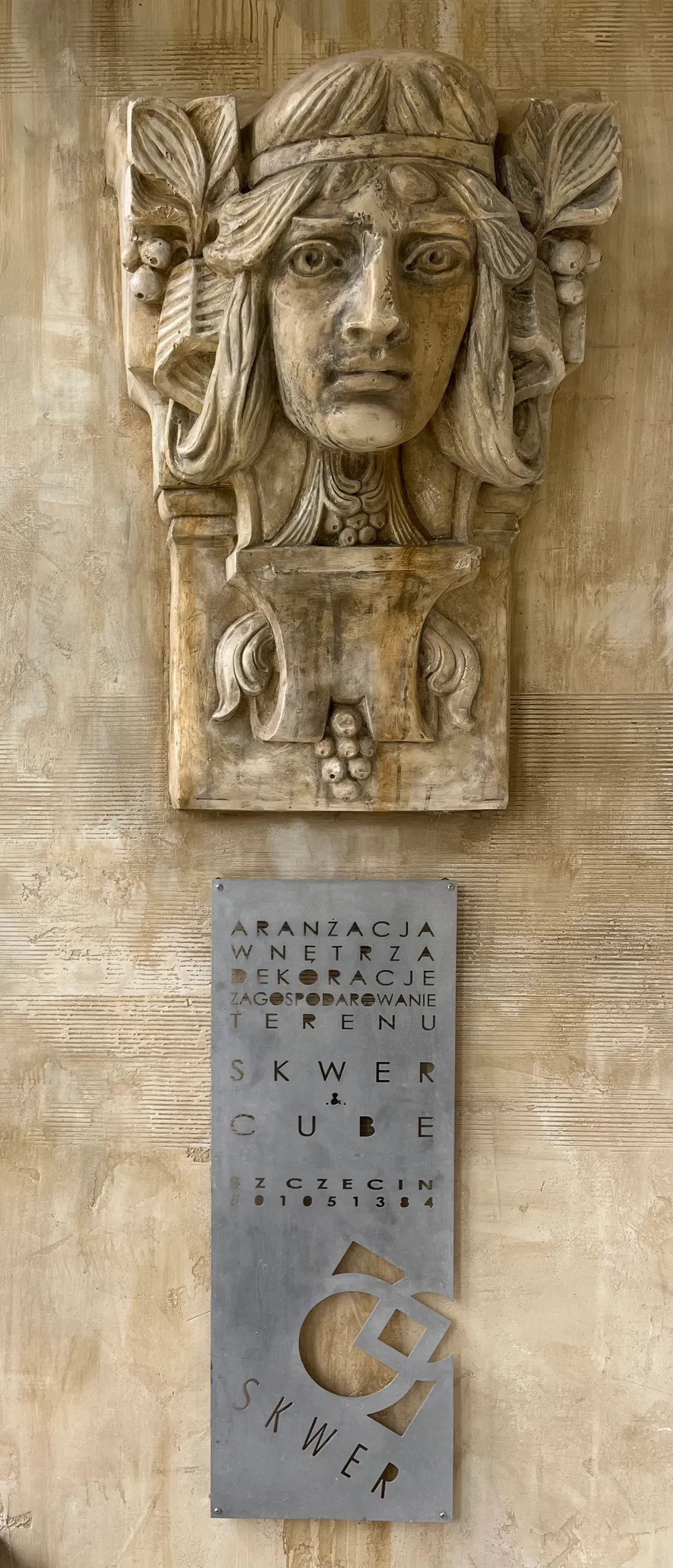 Sztukateria artystyczna na zamówienie: rekonstrukcja i unikatowa interpretacja.